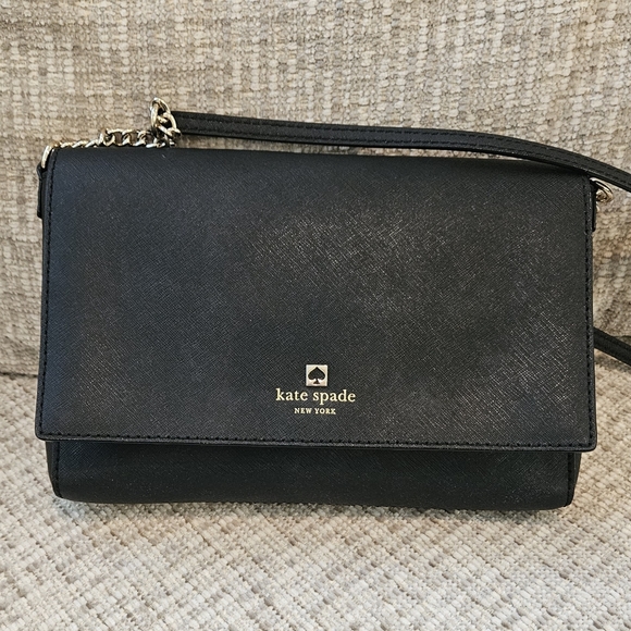 NWOT'S! KATE SPADE - Lightweight Crossbody - Snap Closure- Spade Logo - Picture 6 of 6
